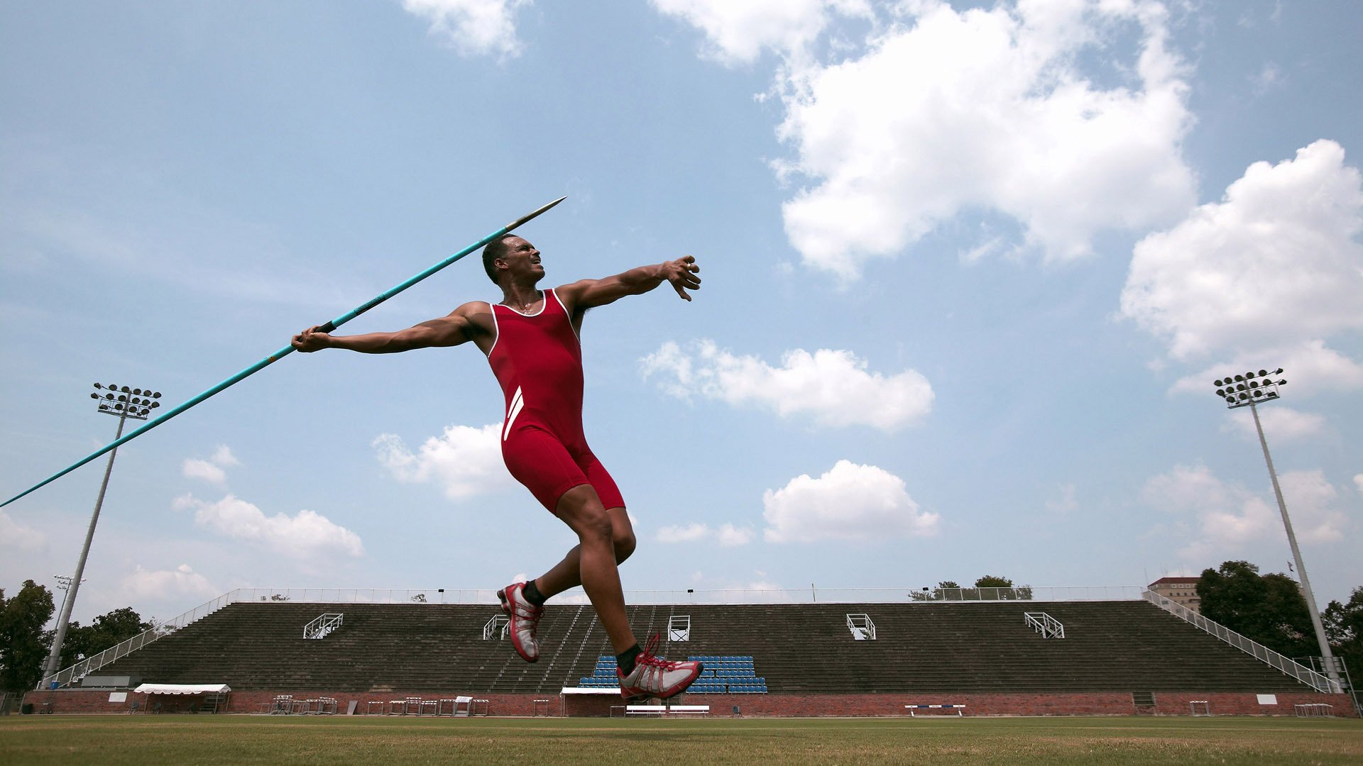 “胡利安·门德斯:阿根廷美洲狮队的传球核心,未来不可限量”